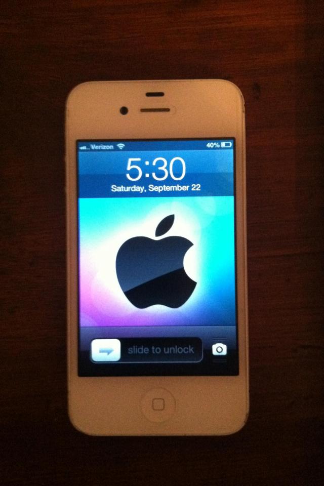 Verizon iPhone 4 WHITE 16gb Photo